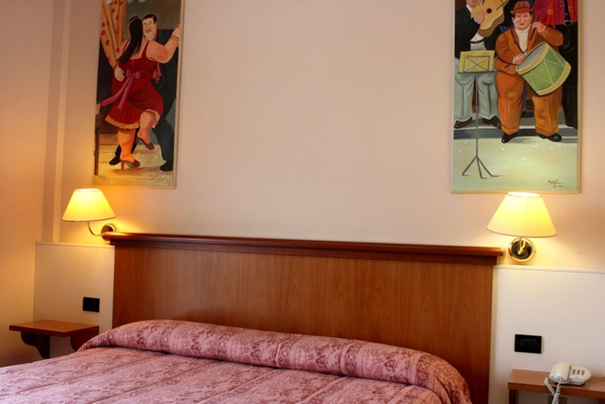 Hotel Excelsior Vasto Exterior photo