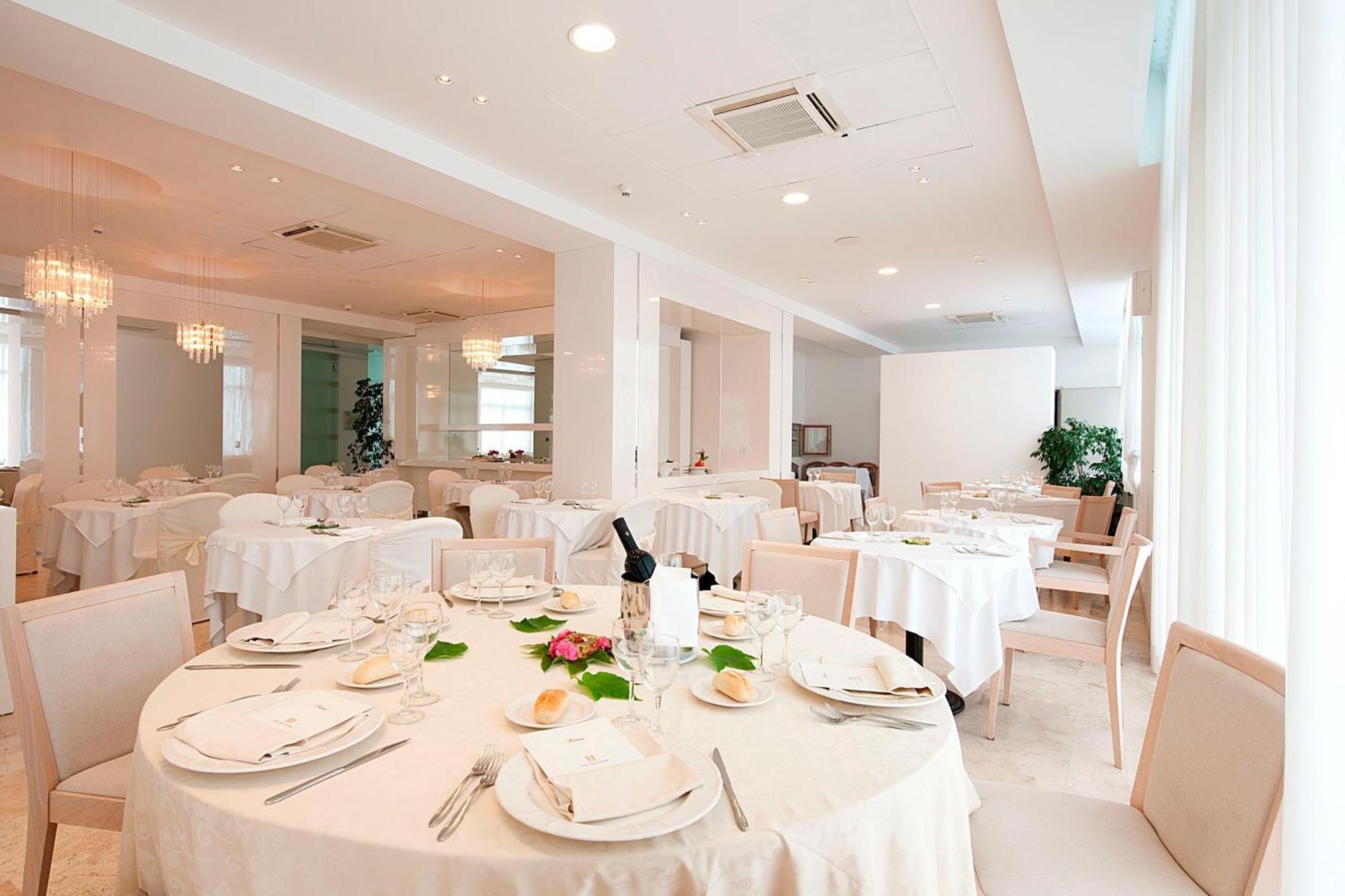 Hotel Excelsior Vasto Exterior photo