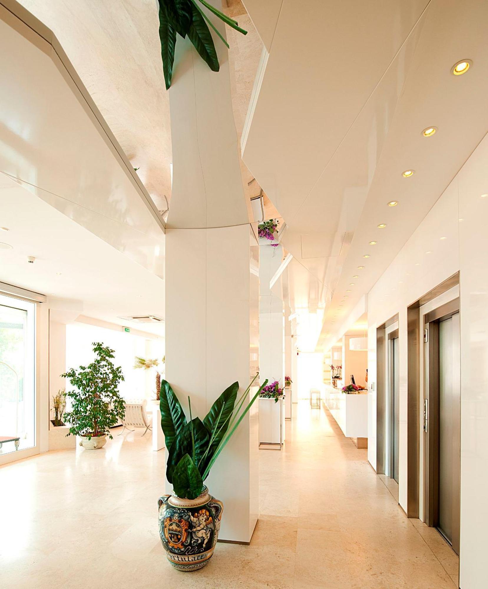 Hotel Excelsior Vasto Exterior photo