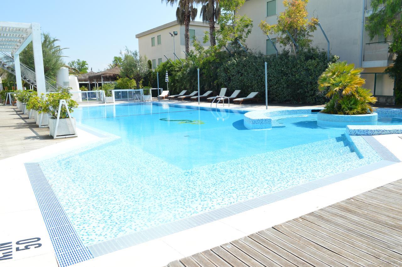Hotel Excelsior Vasto Exterior photo